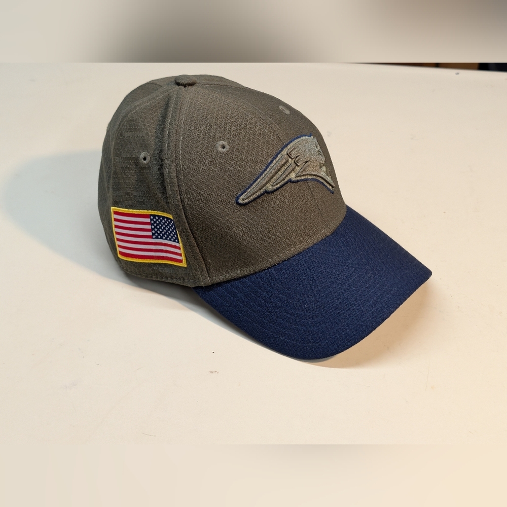 New Era 39Thirty Salute To Service New England Patriots NFL Flex Fit Hat S/M
